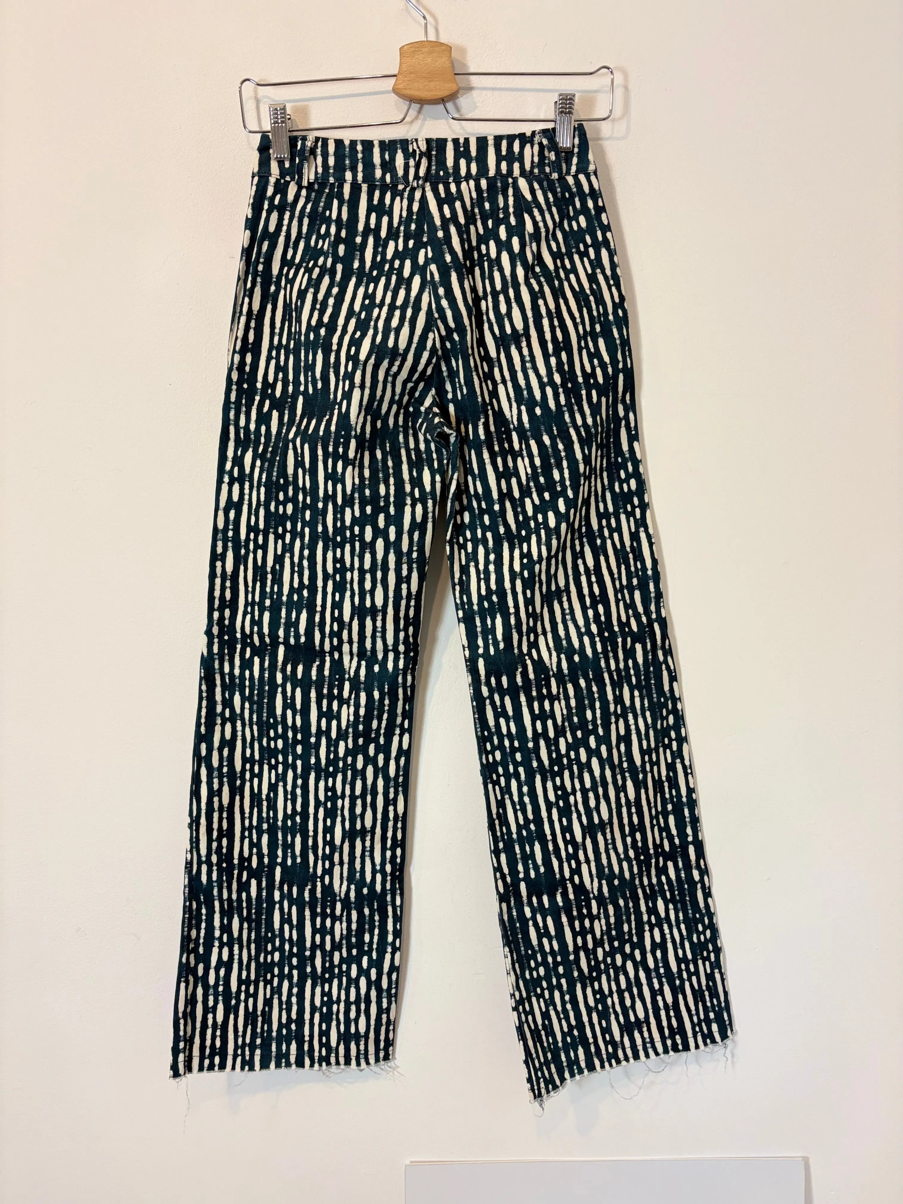 9MAS5. Total look estampado azul petróleo. T S