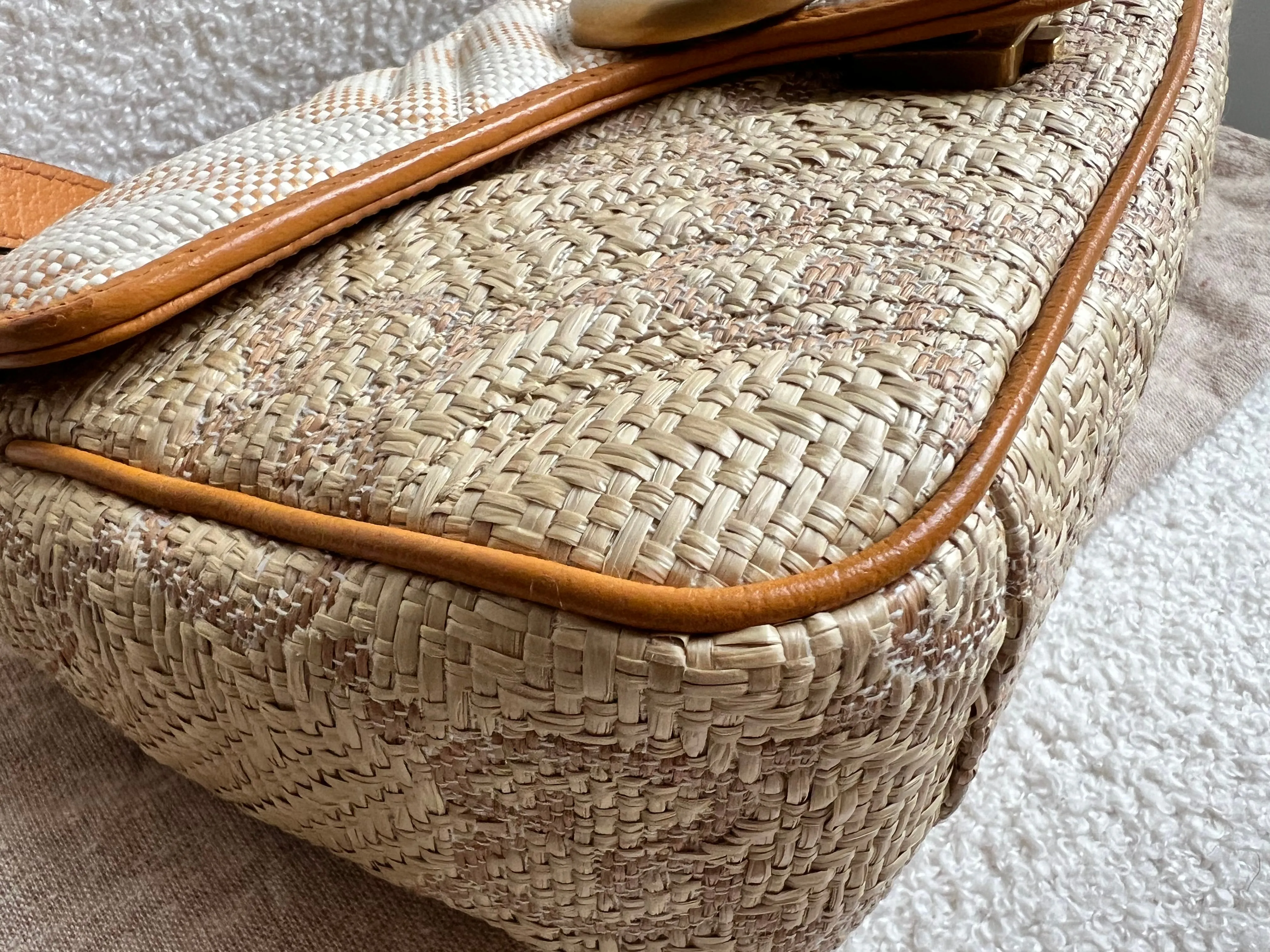 Gucci GG Beige Raffia Marmont Small Shoulder Bag (RRP £1,570)