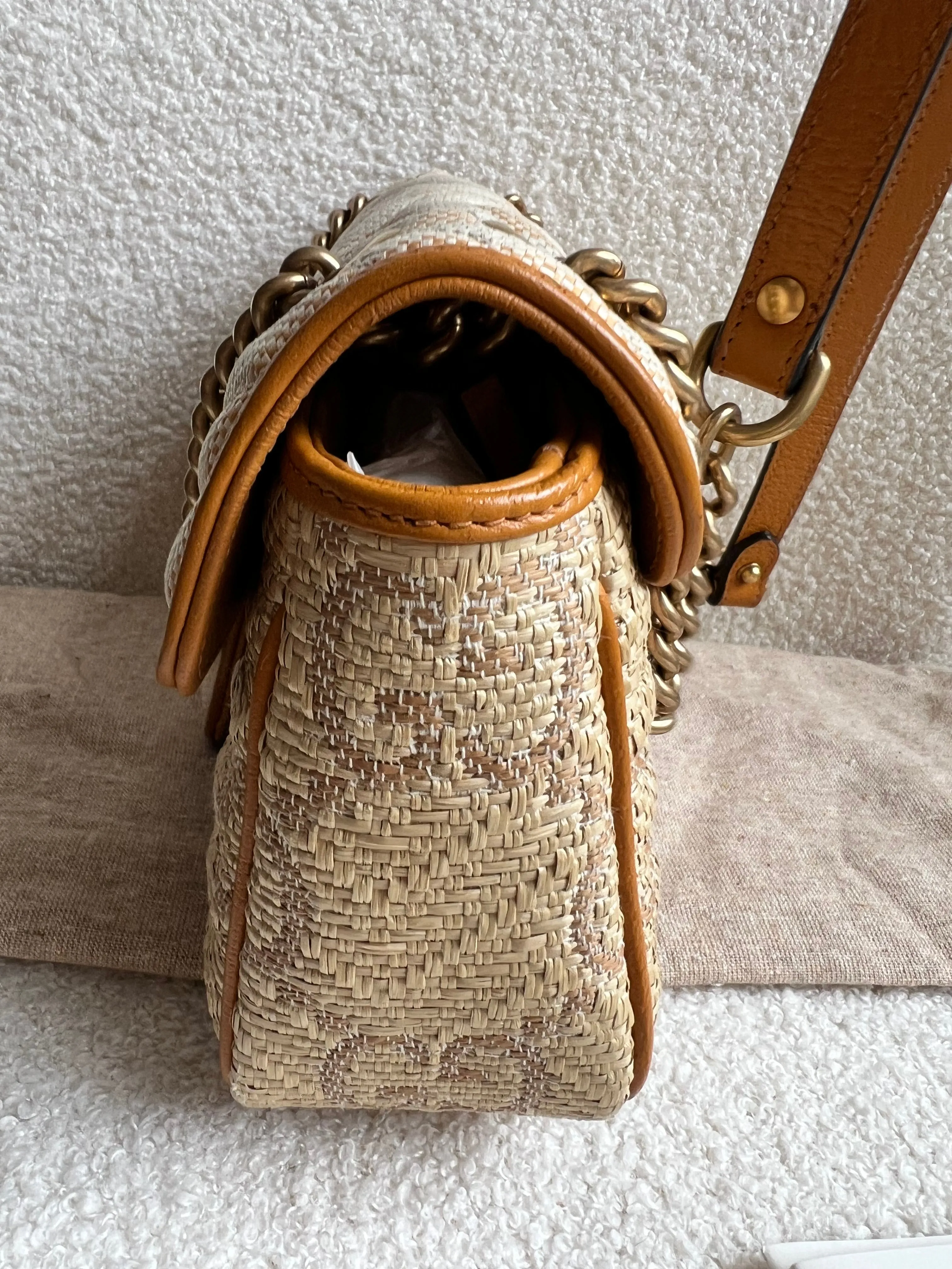Gucci GG Beige Raffia Marmont Small Shoulder Bag (RRP £1,570)