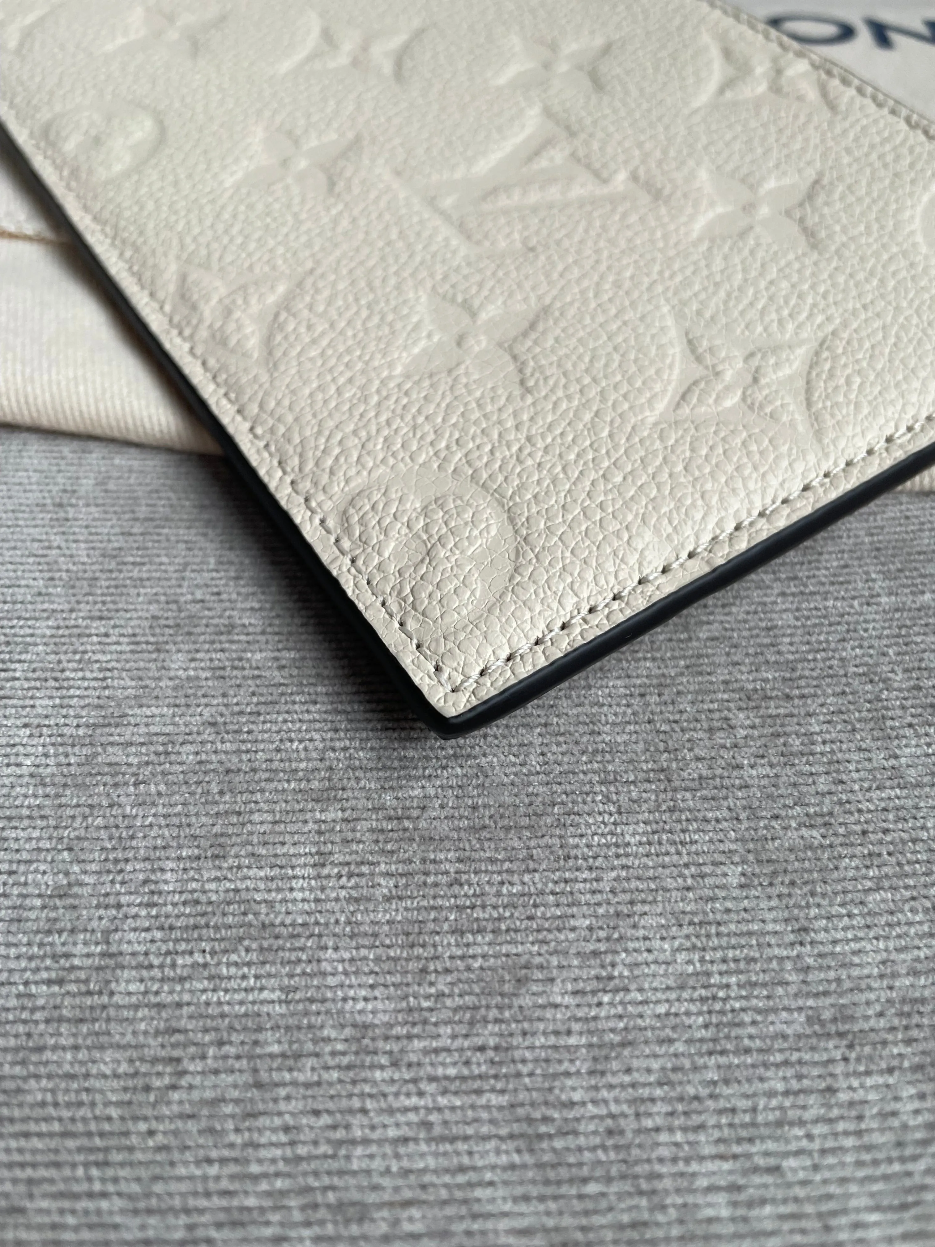 Louis Vuitton Felicie Pochette Cream Empreinte Monogram (RRP £1160)