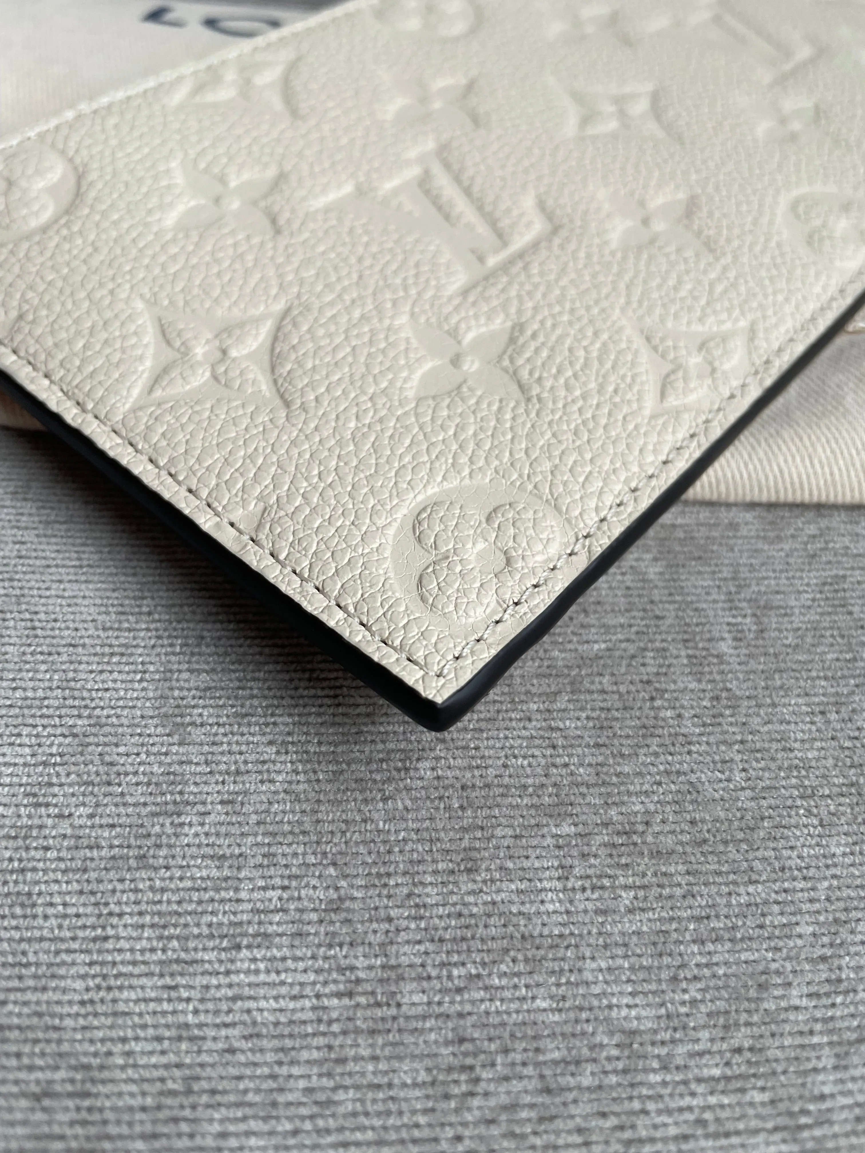 Louis Vuitton Felicie Pochette Cream Empreinte Monogram (RRP £1160)