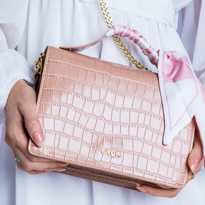 Sleek and Stylish Evening Bag BD 136